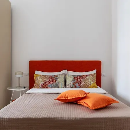 Termini & Acquario Romano Bright רומא