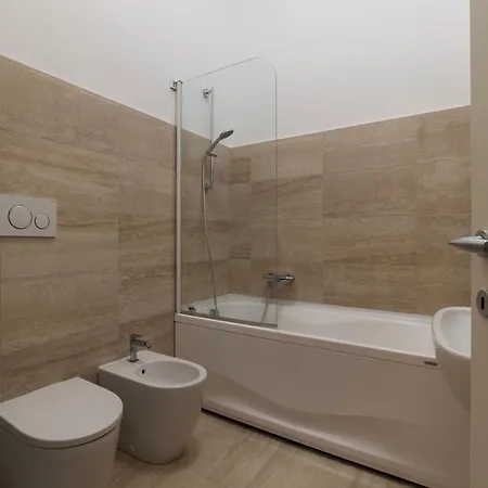 Termini & Acquario Romano Bright דירה *