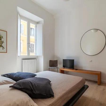 Termini & Acquario Romano Bright דירה *