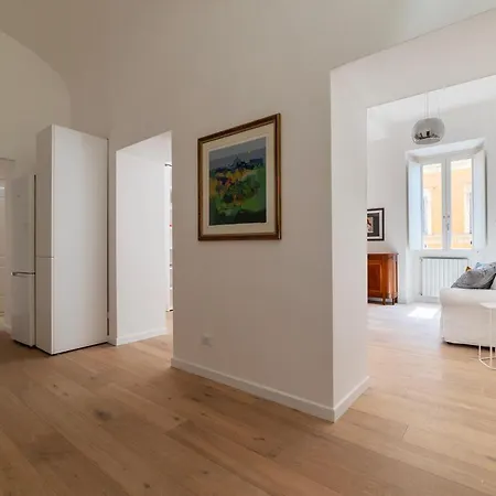 Termini & Acquario Romano Bright דירה