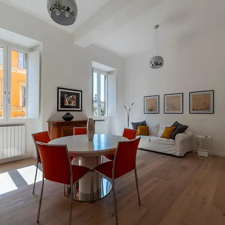 Termini & Acquario Romano Bright דירה *